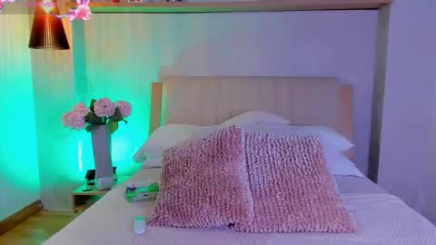 Camille Lynn online show from September 24, 12:39 am