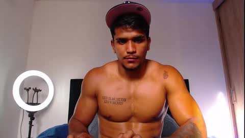 camilo_contre21 online show from September 16, 9:40 pm