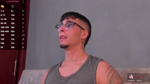 Snapshot of camilo_ospina_ chatting on January 19, 2:59 pm INDEPENDENT MODEL online show from January 19, 2:59 pm