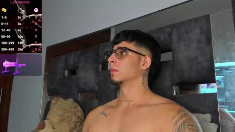 Snapshot of camilo_ospina_ chatting on September 13, 6:38 am INDEPENDENT MODEL online show from September 13, 6:38 am