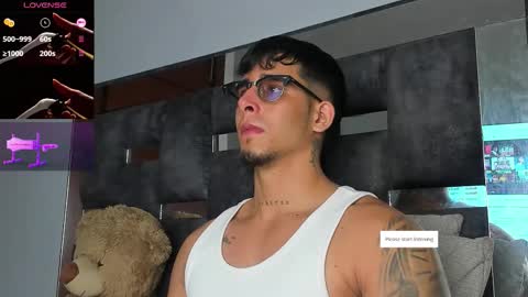 Snapshot of camilo_ospina_ chatting on September 10, 3:51 am INDEPENDENT MODEL online show from September 10, 3:51 am