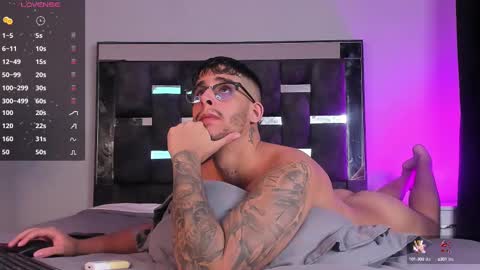 Snapshot of camilo_ospina_ chatting on February 23, 1:57 am INDEPENDENT MODEL online show from February 23, 1:57 am