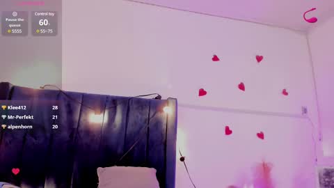 Snapshot of camilodoumit chatting on March 7, 6:22 pm CamiloDoumit online show from March 7, 6:22 pm