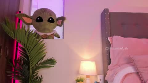   Lets reach 200 thumbs up  online show from February 7, 6:24 pm