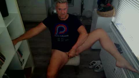 camunication online show from October 6, 11:17 am