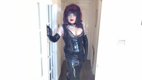 candi smokes online show from April 17, 12:51 pm