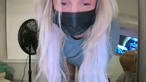 candicebluee online show from November 6, 2:03 am