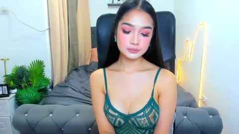 candiceferragamo online show from July 13, 10:30 am