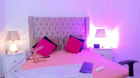 Candie  online show from November 10, 12:52 pm