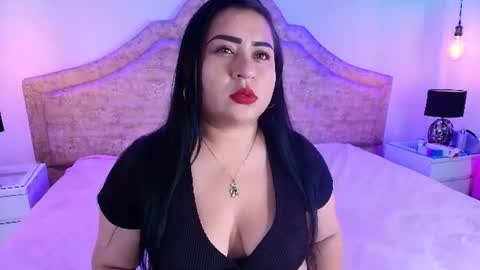 Candy curves1 online show from July 9, 8:35 pm