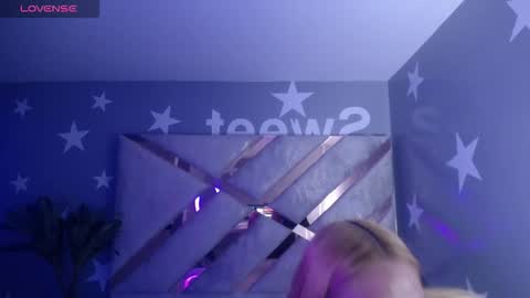 candy_kush_a online show from February 4, 3:21 am