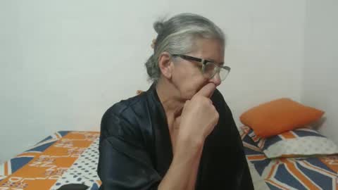candy online show from February 15, 9:04 pm