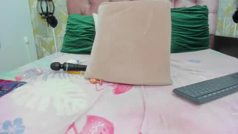 candy_sex18_ online show from December 3, 9:06 pm