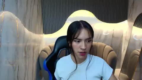 Candy  online show from April 22, 3:02 am