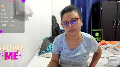 Snapshot of candy_val chatting on October 2, 6:45 am candy_val online show from October 2, 6:45 am