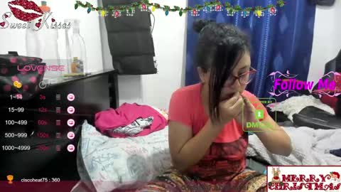 Snapshot of candy_val chatting on December 6, 7:04 am candy_val online show from December 6, 7:04 am