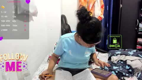 Snapshot of candy_val chatting on October 1, 6:34 am candy_val online show from October 1, 6:34 am