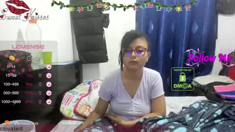 Snapshot of candy_val chatting on January 4, 5:37 am candy_val online show from January 4, 5:37 am
