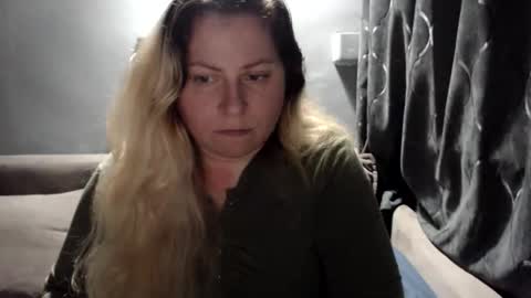 Laura online show from March 4, 8:06 pm