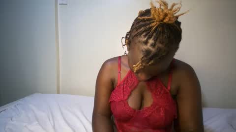 candycurly_ online show from October 15, 2:37 am