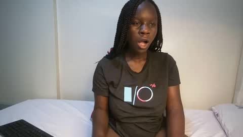 candycurly_ online show from February 24, 3:23 am