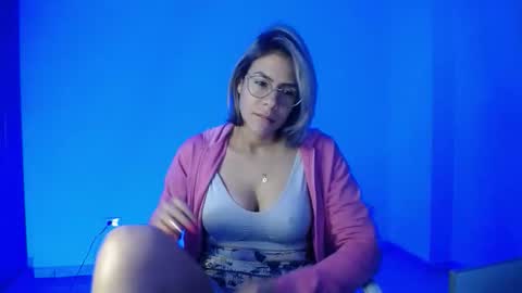 Candy Dowson online show from September 23, 10:42 am