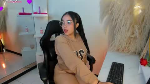 Candy  online show from September 22, 12:31 pm