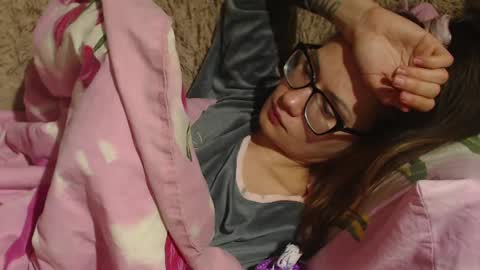 say meow and send tip  online show from December 6, 2:08 am