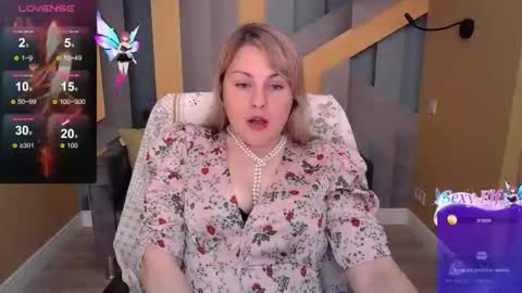 CandyLons online show from April 16, 9:50 pm