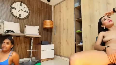 Sara online show from November 15, 7:04 pm