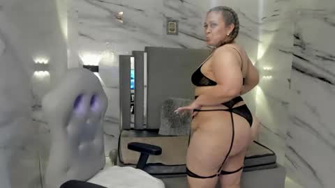 Canndy Evanns online show from December 24, 4:22 am