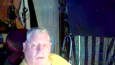 canoelicker69 online show from October 16, 8:18 pm