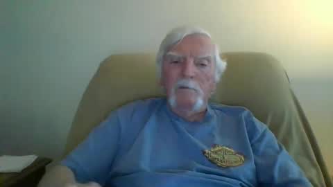 Snapshot of capecod21 chatting on February 9, 8:02 pm capecod21 online show from February 9, 8:02 pm