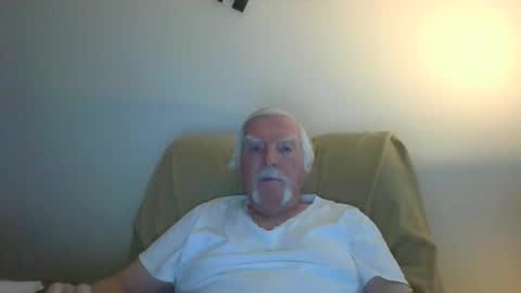 Snapshot of capecod21 chatting on February 8, 12:39 pm capecod21 online show from February 8, 12:39 pm