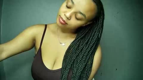 Luna likes cappuccino online show from March 11, 11:41 pm