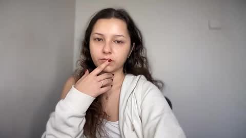 Emma online show from January 8, 9:04 am