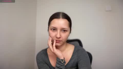 Snapshot of cappuccinokiss chatting on February 18, 3:31 pm Emma online show from February 18, 3:31 pm