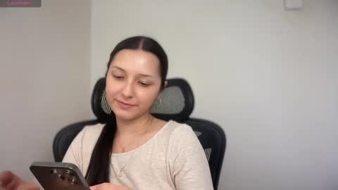Snapshot of cappuccinokiss chatting on March 3, 1:45 pm Emma online show from March 3, 1:45 pm