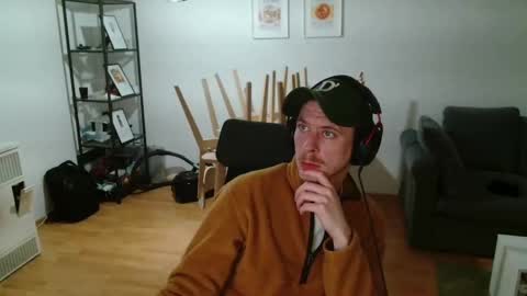 Kasper online show from December 7, 1:46 pm