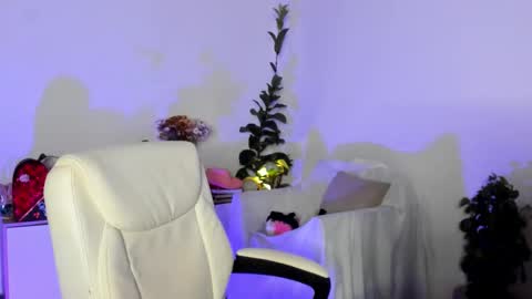              online show from October 25, 10:36 am