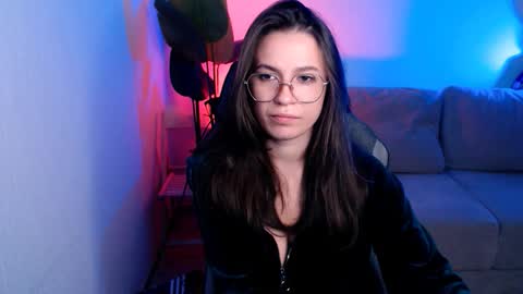 Mary online show from October 17, 1:20 am