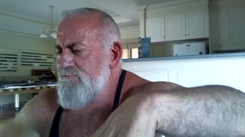 C A Rey online show from November 23, 3:37 am