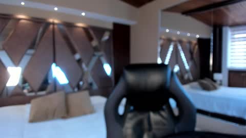 Snapshot of carina_rossi chatting on February 26, 6:48 pm Carina online show from February 26, 6:48 pm