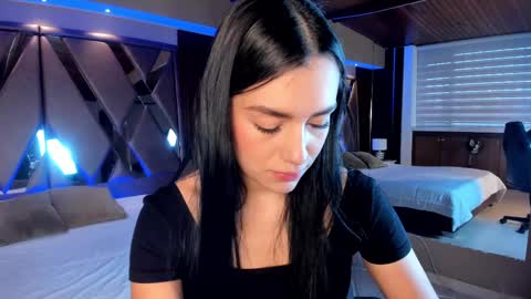 Snapshot of carina_rossi chatting on February 22, 11:57 am Carina online show from February 22, 11:57 am