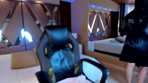 Snapshot of carina_rossi chatting on February 18, 3:31 pm Carina online show from February 18, 3:31 pm