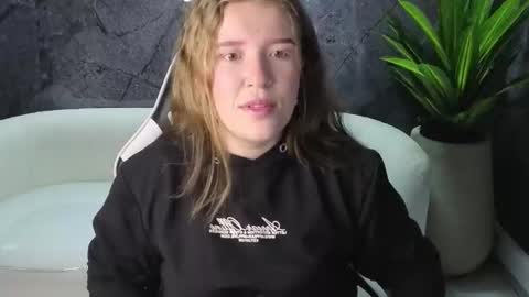 Carla  online show from November 5, 1:13 pm