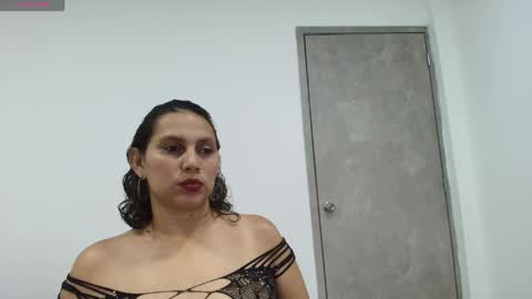 carlaantonellii online show from April 16, 3:50 am