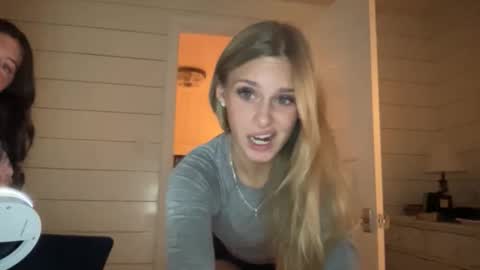 Carly Bora online show from November 11, 2:25 am