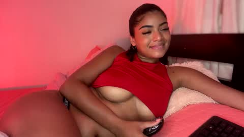 Littlecarly  online show from February 11, 4:44 am