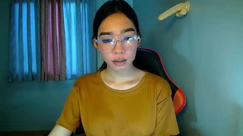 Snapshot of carmelasexmachinex chatting on February 4, 3:33 am carmela online show from February 4, 3:33 am